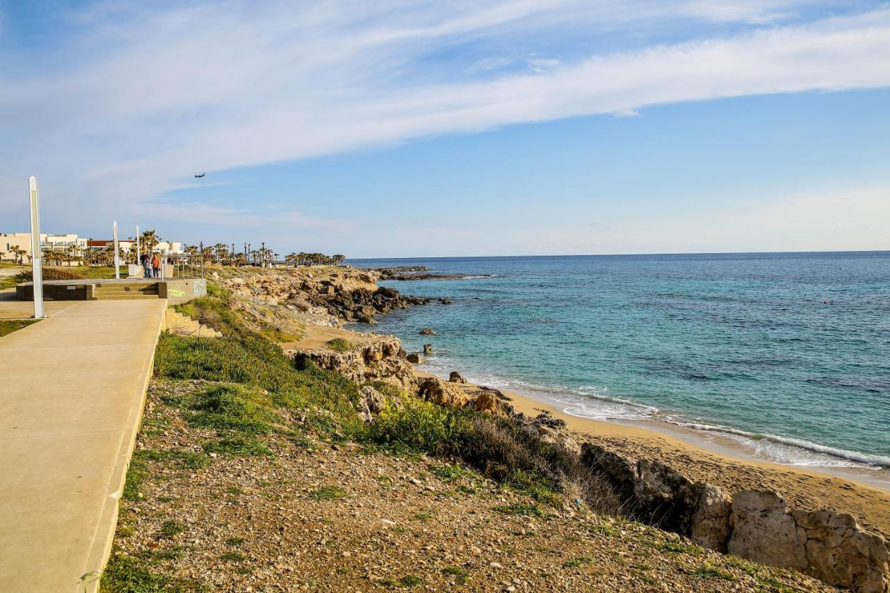 Sea Side Appartment In Kato Paphos Buitenkant foto