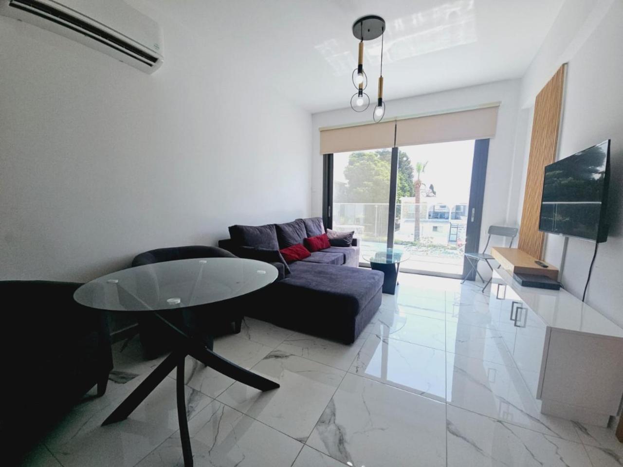 Sea Side Appartment In Kato Paphos Buitenkant foto
